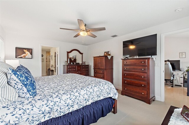 bedroom with ceiling fan