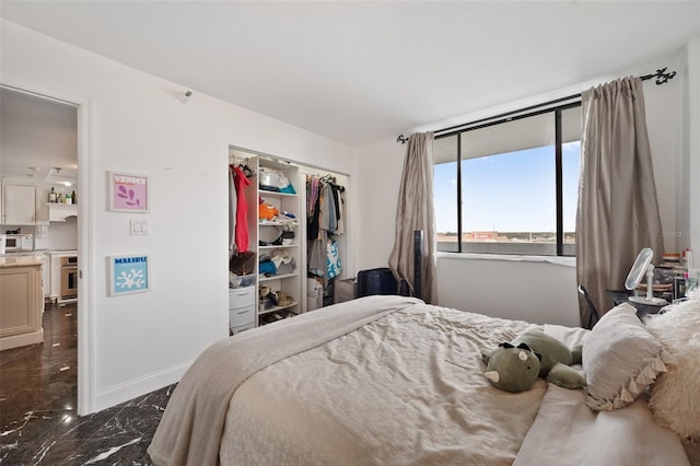 bedroom with a closet