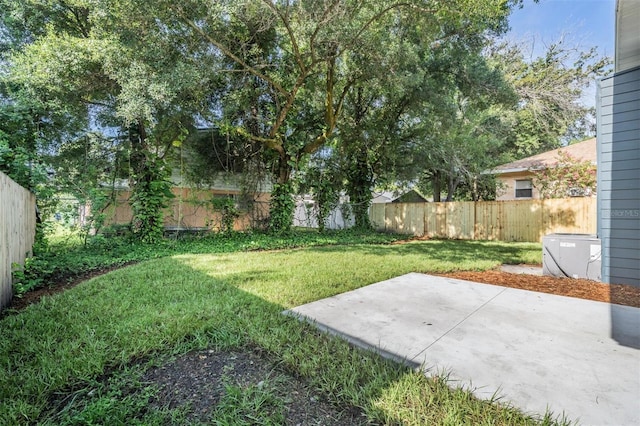 view of yard with a patio