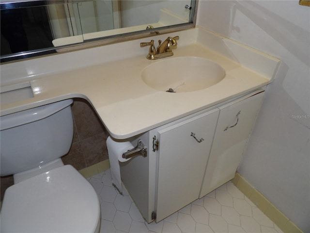 2623 Seville Blvd Unit 111, Clearwater, FL 33764 - bathroom featuring vanity and toilet
