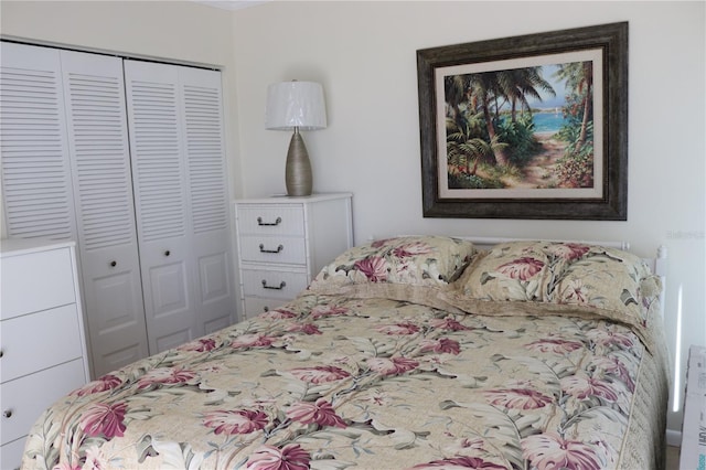 bedroom featuring a closet