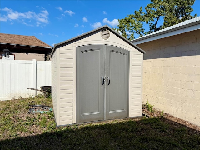 view of outbuilding