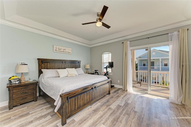 bedroom with light hardwood / wood-style flooring, crown molding, access to outside, and ceiling fan