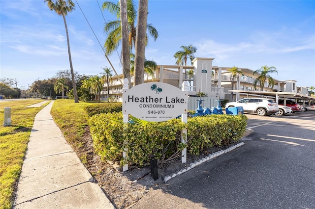 view of community / neighborhood sign