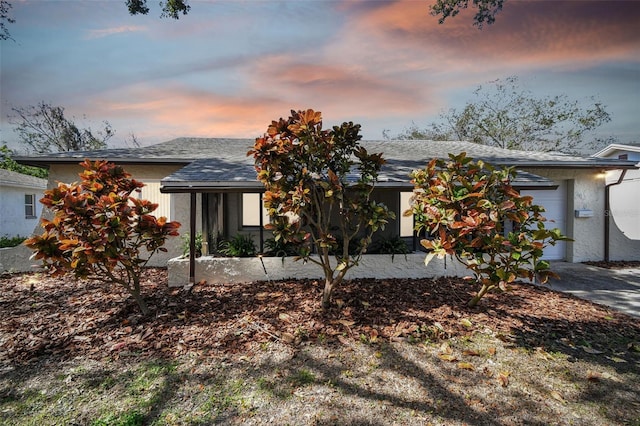 view of front facade with a garage