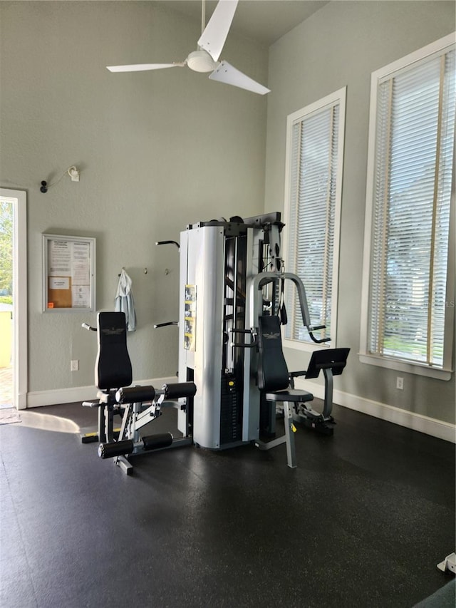 exercise room featuring ceiling fan