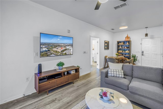 4221 W Spruce St Unit 1325, Tampa, FL 33607 - living room featuring hardwood / wood-style flooring and ceiling fan