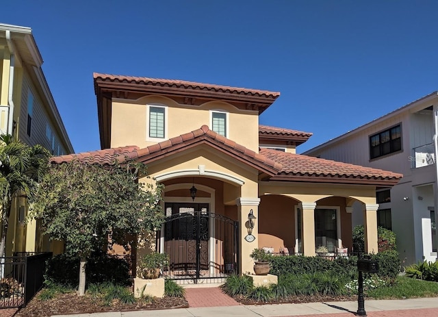 view of mediterranean / spanish-style house