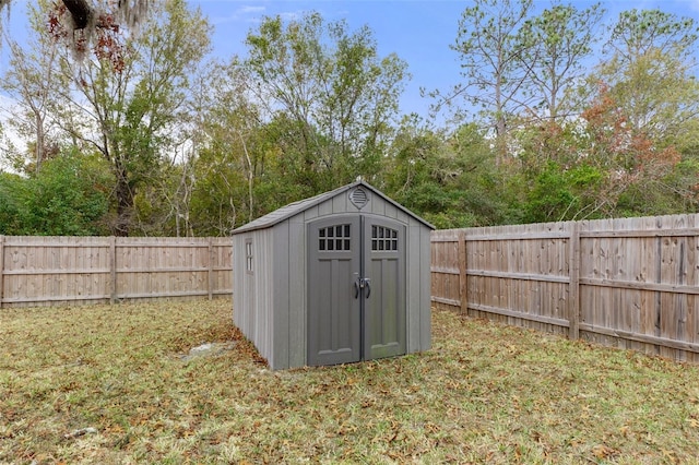 view of outdoor structure with a yard