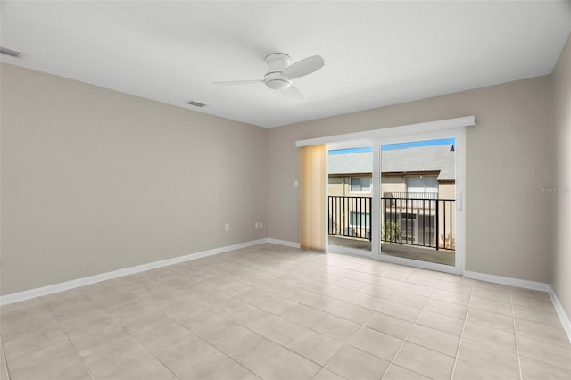 empty room featuring ceiling fan