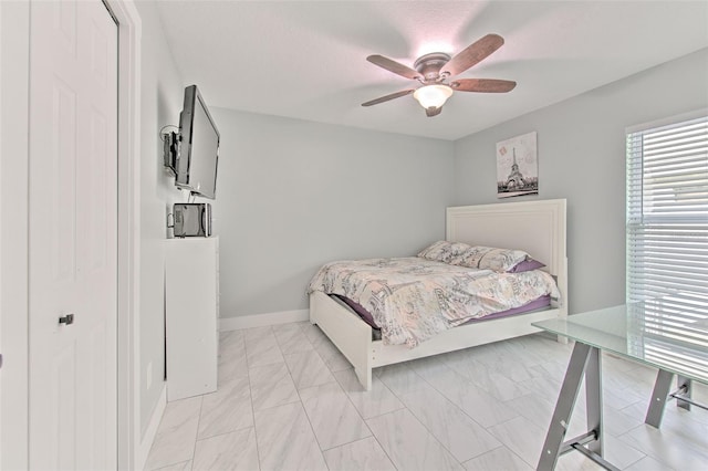 bedroom with ceiling fan