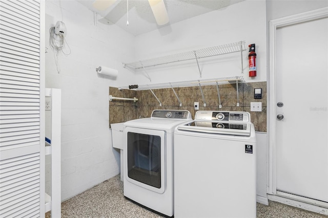 laundry area with ceiling fan and separate washer and dryer