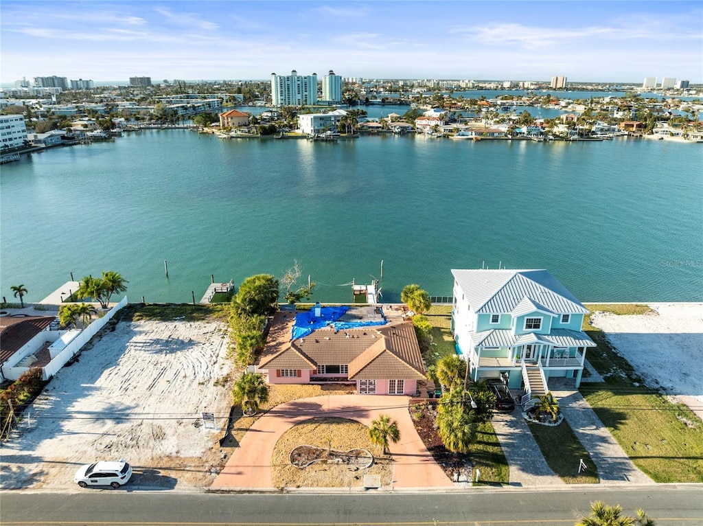 bird's eye view featuring a water view