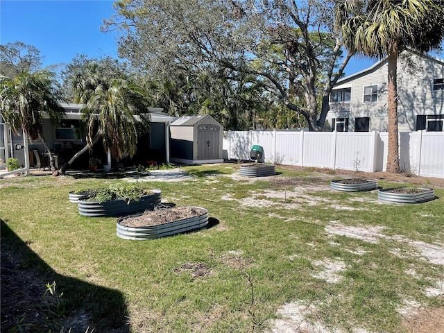 view of yard with a shed