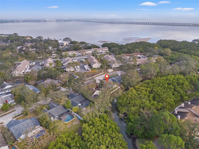 bird's eye view featuring a water view