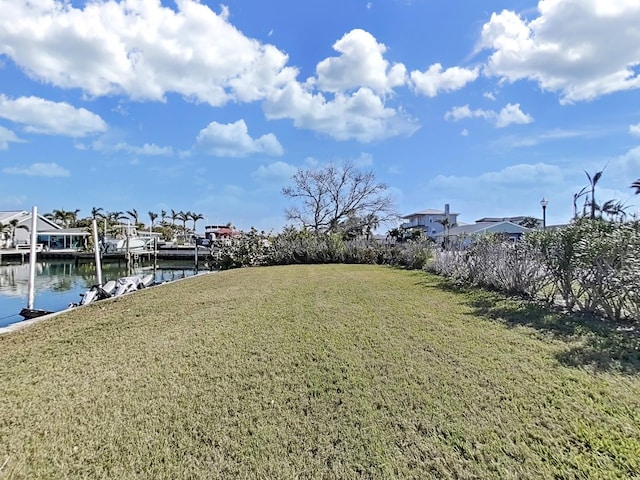 view of yard featuring a water view