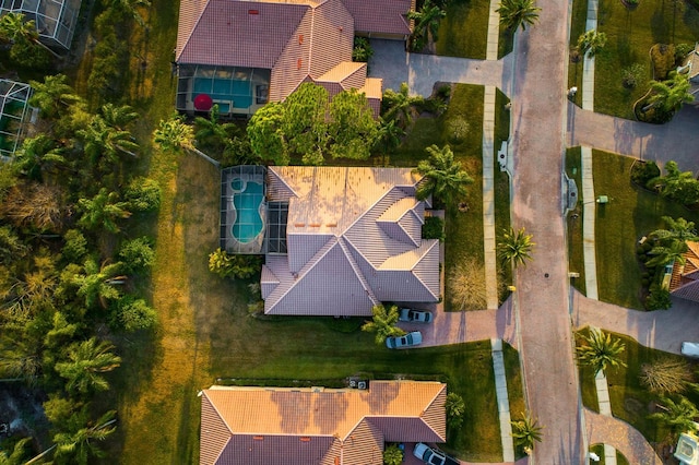 10534 Bermuda Isle Dr, Tampa, FL 33647 - drone / aerial view