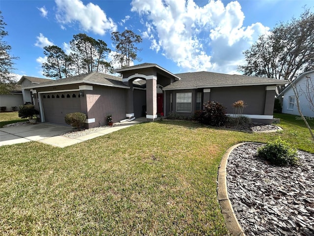 view of front facade featuring a garage and a front yard