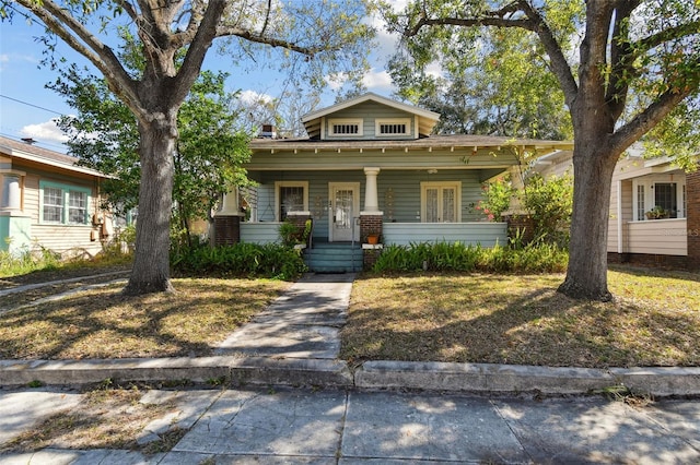 view of front facade with covered porch