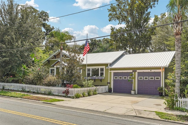 view of front facade featuring a garage