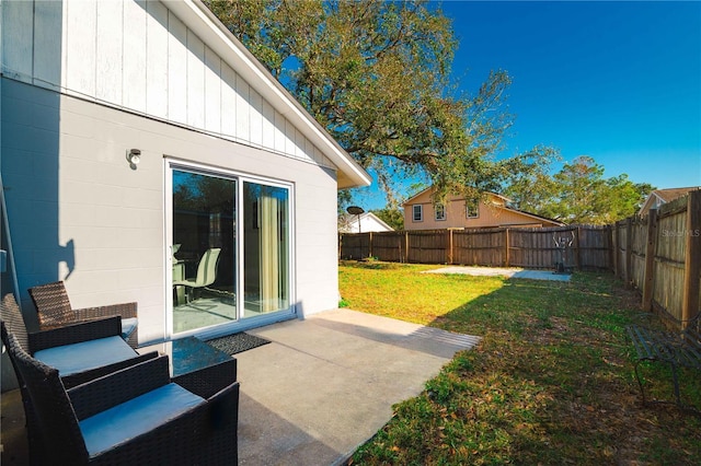 view of yard featuring a patio