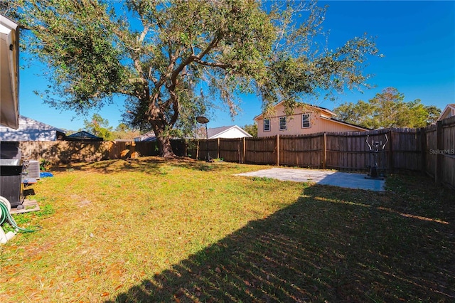 view of yard with a patio