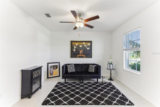 4323 Trotters Way, Lakeland, FL 33801 - living area featuring ceiling fan