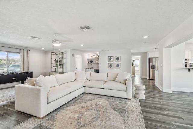 1514 Sea Gull Dr S, Saint Petersburg, FL 33707 - photo 2