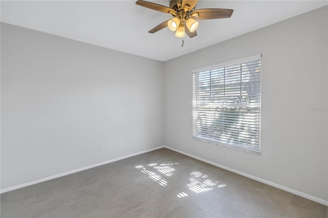 empty room featuring ceiling fan