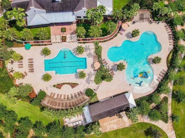 view of swimming pool