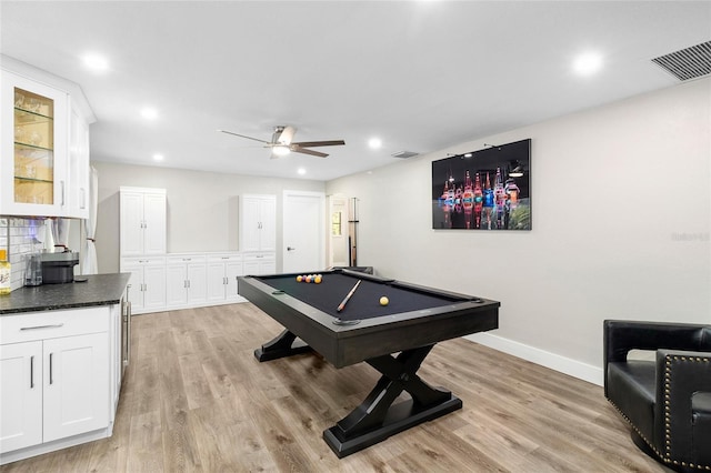 playroom featuring ceiling fan, billiards, and light hardwood / wood-style floors