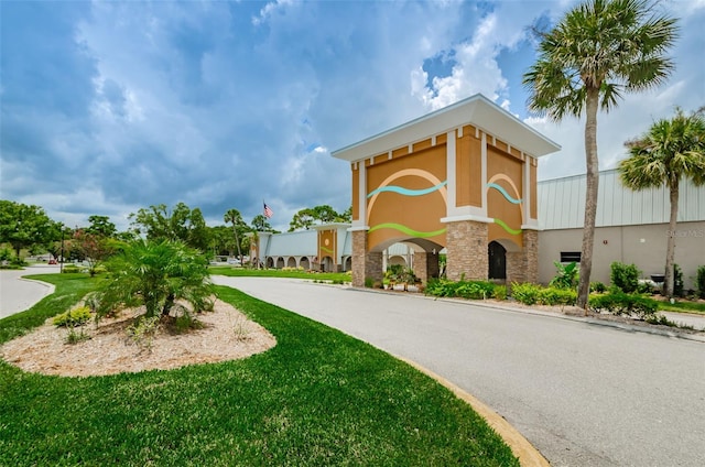 exterior space featuring a yard