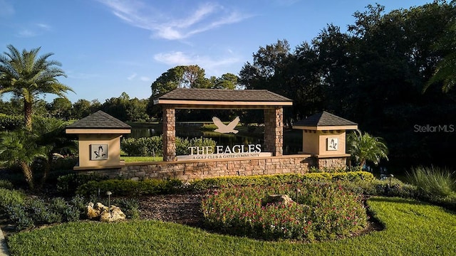 view of community / neighborhood sign