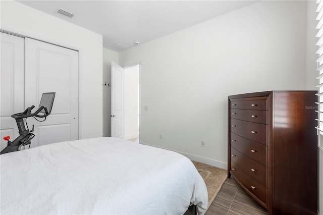 bedroom featuring a closet