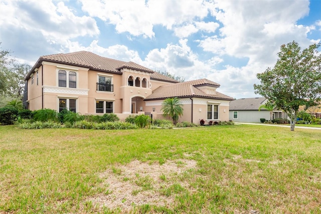 view of front of house with a front yard