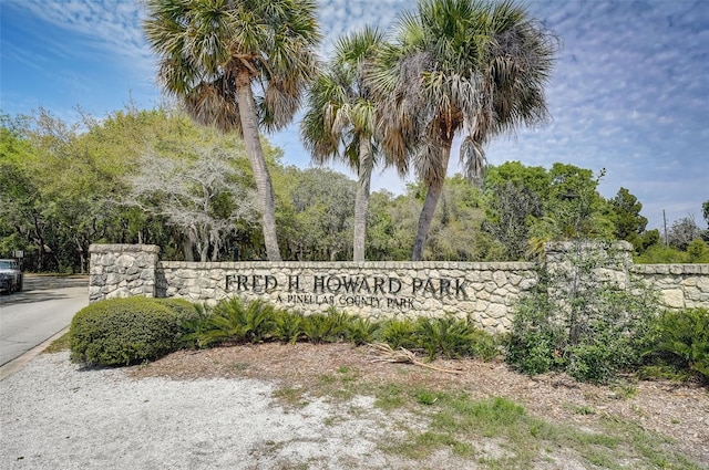 view of community / neighborhood sign