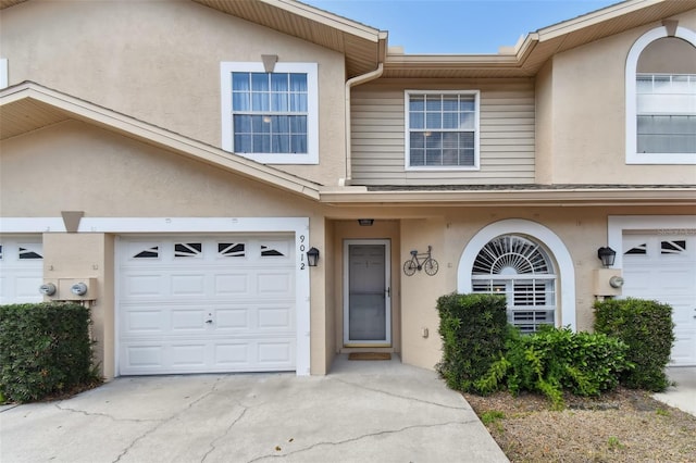 view of front of house featuring a garage