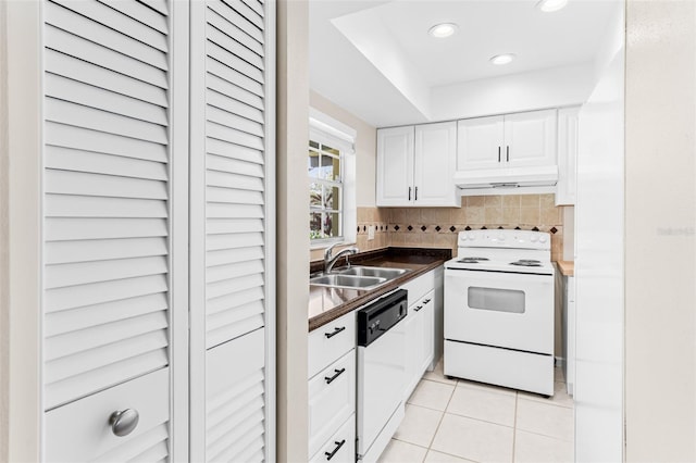 kitchen featuring tasteful backsplash, under cabinet range hood, dishwashing machine, white electric stove, and a sink