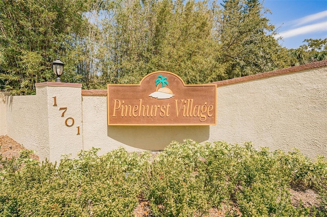 view of community / neighborhood sign