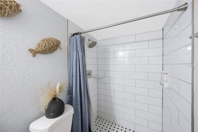 9169 Robin Rd, Seminole, FL 33777 - bathroom with toilet and a shower with shower curtain