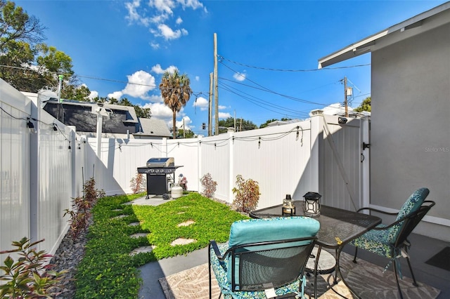 view of yard with a patio area