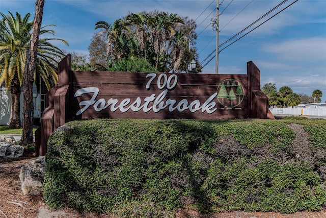 view of community / neighborhood sign