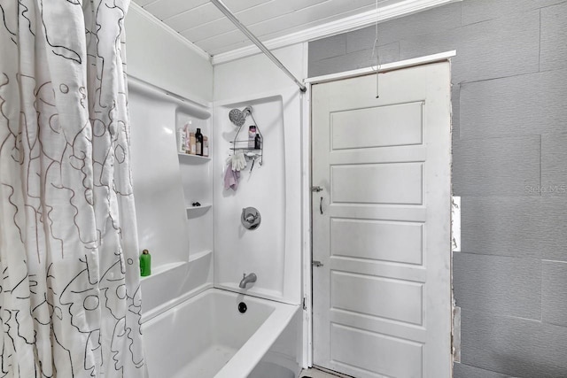 1011 W Columbus Dr, Tampa, FL 33602 - full bathroom with crown molding and shower / bath combination with curtain