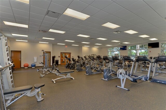 18126 Kara Ct, Tampa, FL 33647 - exercise room with a drop ceiling