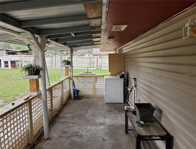 6328 W Park Dr, Homosassa, FL 34446 - view of patio featuring fence