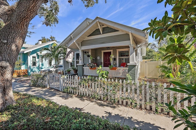 view of front of property featuring a porch