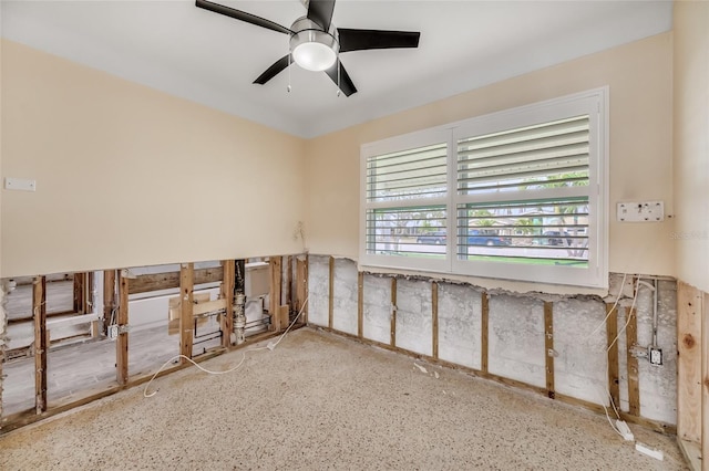 unfurnished room featuring ceiling fan