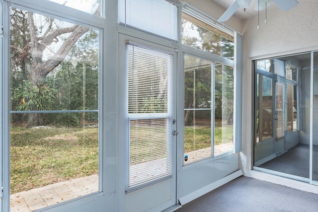 entryway with ceiling fan