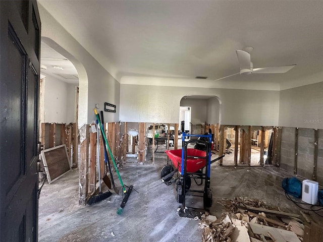 miscellaneous room with ceiling fan