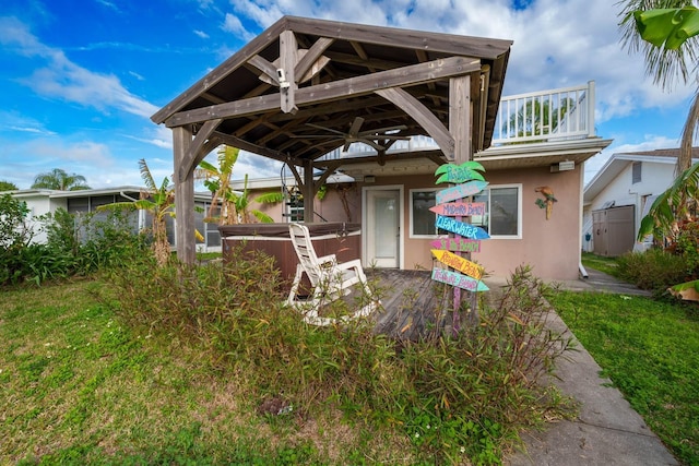 5033 Blue Heron Dr, New Port Richey, FL 34652 - exterior space featuring a front lawn and a hot tub
